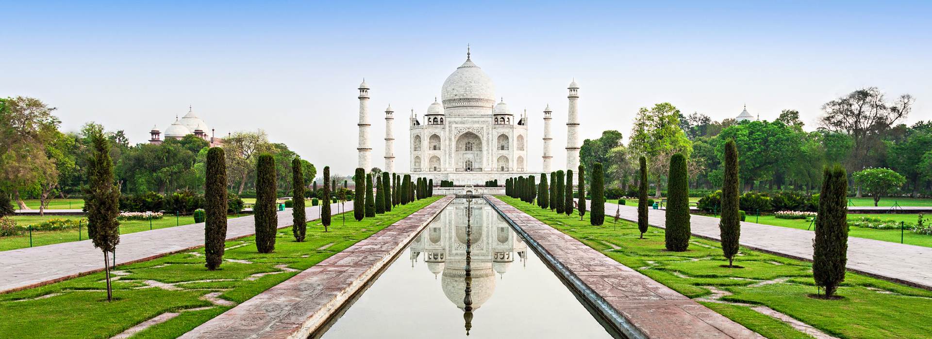 Taj Mahal Tour by Luxury Car from Delhi